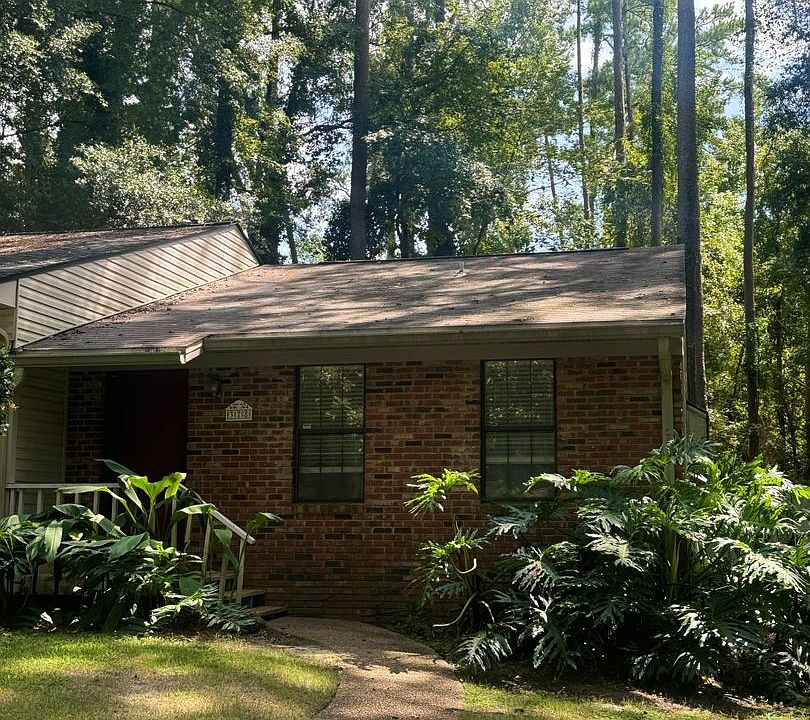 1st image of 378 Whetherbine Way E