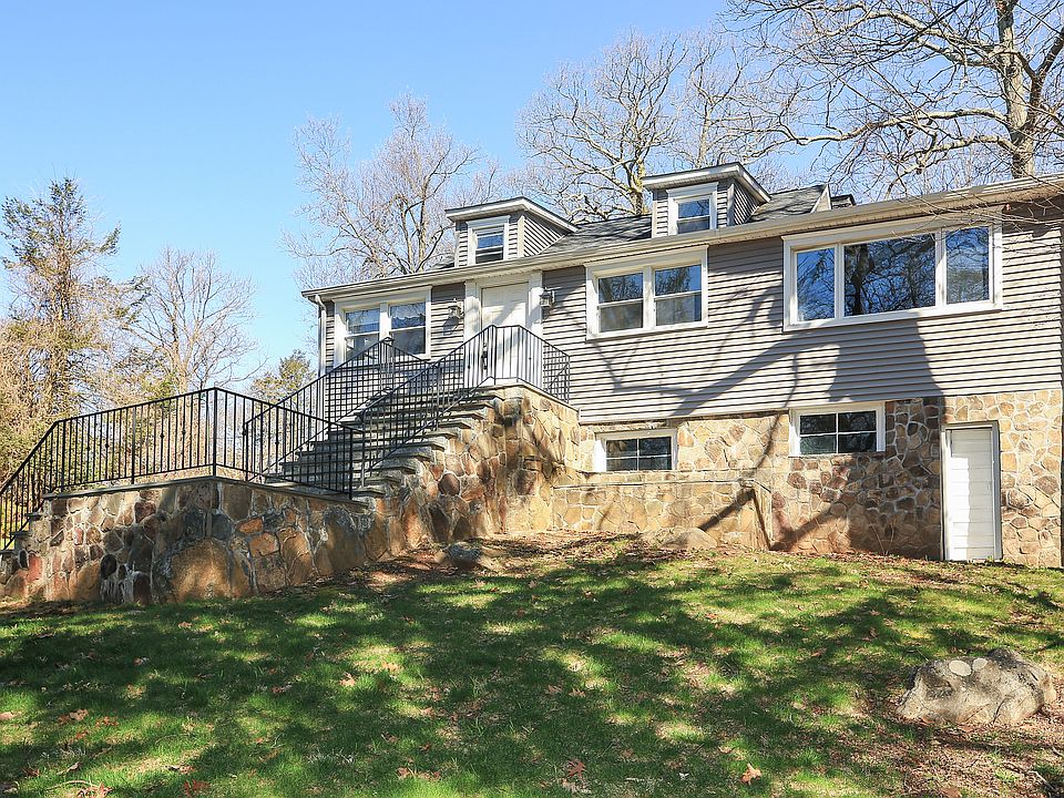 1st image of 16 Lakeview Ter