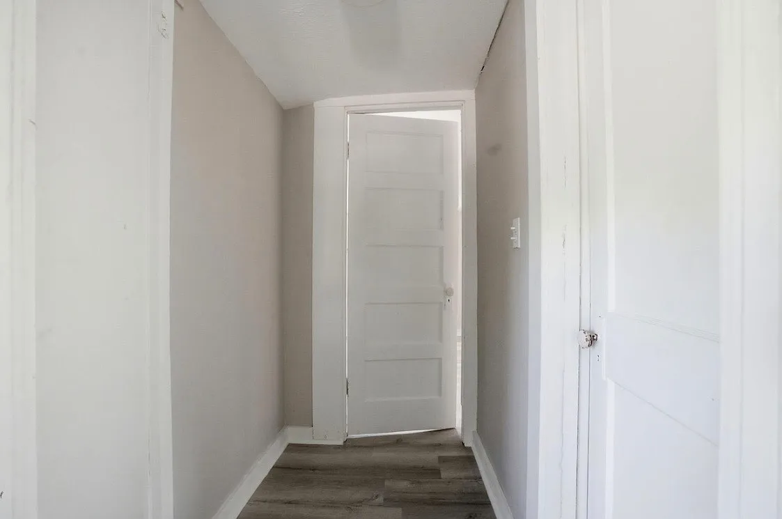 3 bed, 900 sqft, $2,395 — Photo 4