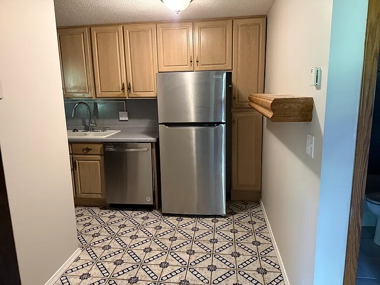 329 Geneva Ave N #101 — Photo 9