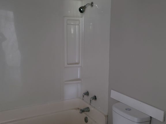 2nd image of 2540 Pineview Dr