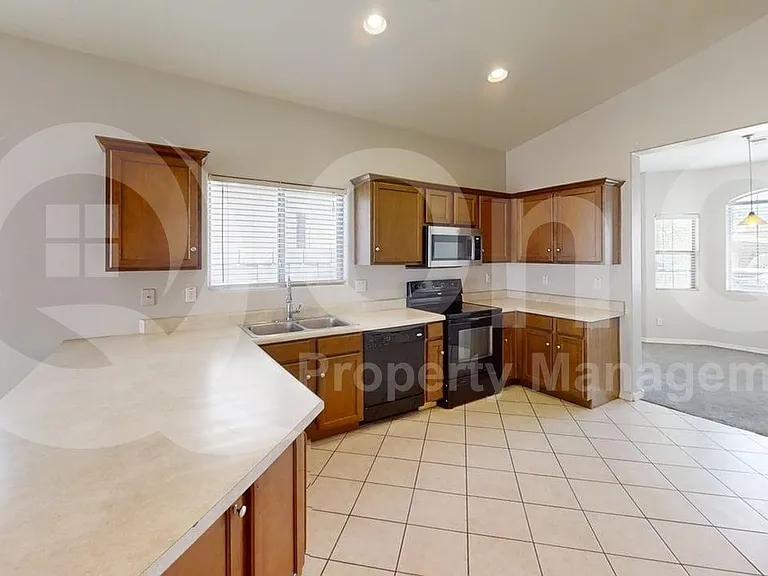 12134 W Ironwood St — Photo 3