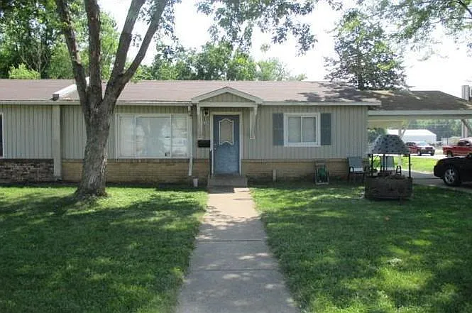 2 bed, 1000 sqft, $995 — Photo 2