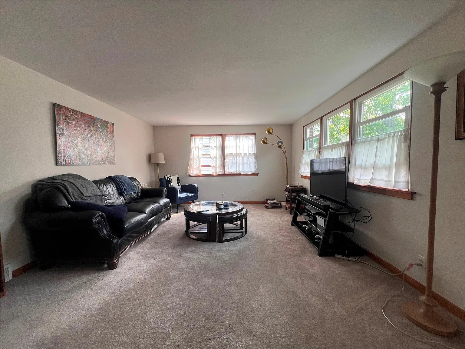 3 bed, 1.0 bath, 1140 sqft, $1,600 — Photo 4