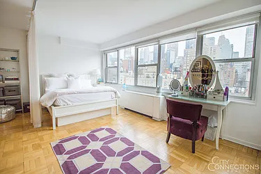 Rented by City Connections Realty