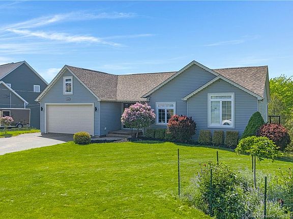 3rd image of 23 Bonanza Dr