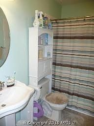 3rd image of 1042 Brinker Dr APT 202