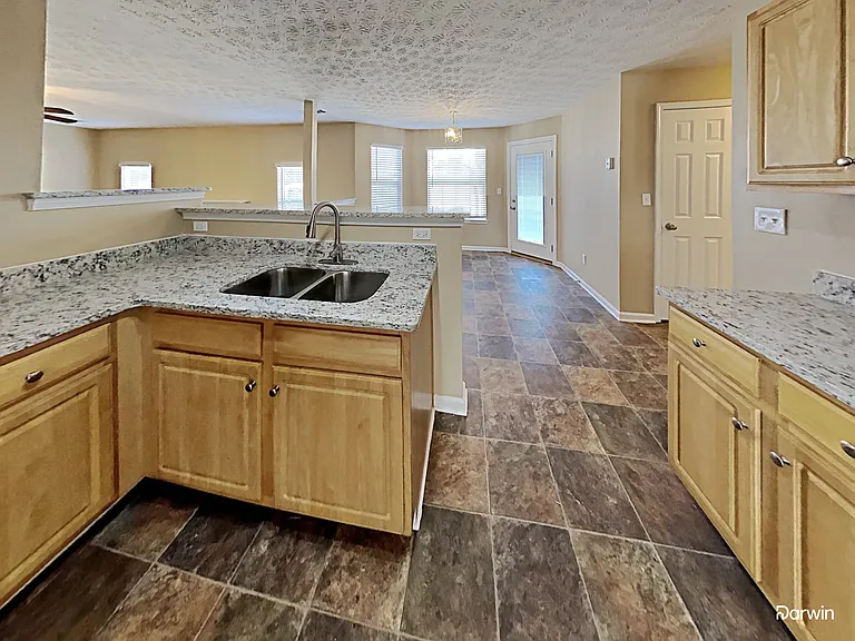 160 Long Dr — Photo 4