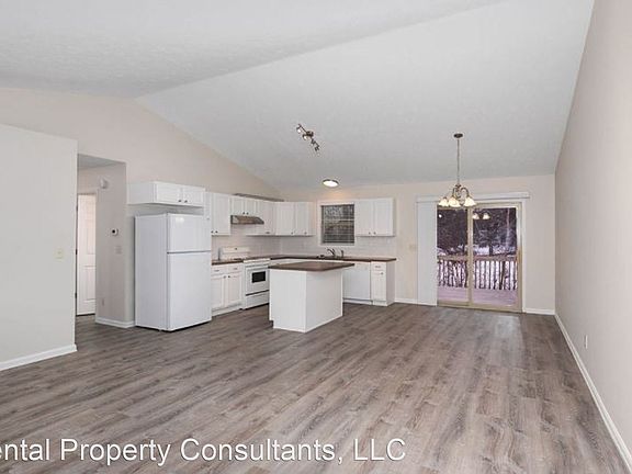5th image of 2075 Janes Ave NE #2