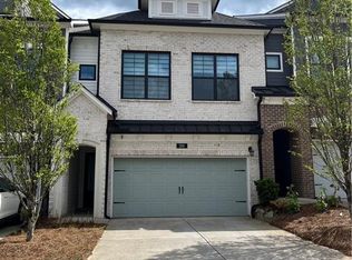 1060 Harper Dr #27, Roswell, GA 30076