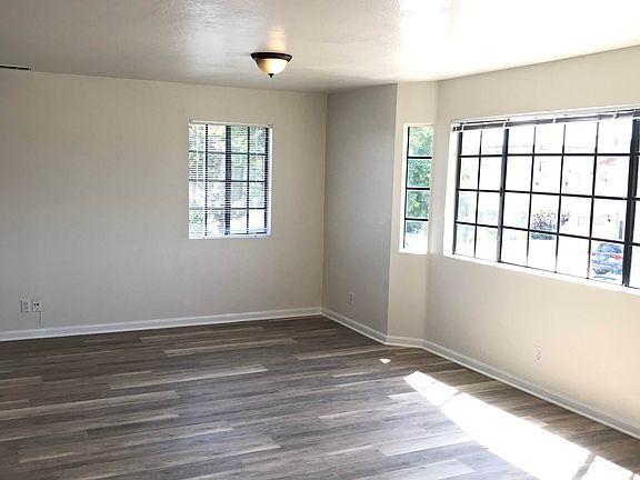 3rd image of 4861 W 119th Pl APT A