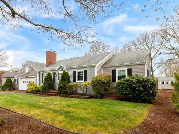 17 Wolfson Rd, South Yarmouth, MA 02664