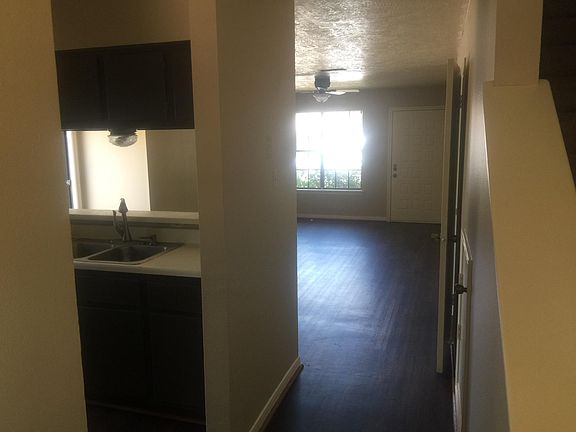 4th image of 1805 Woodsman Dr APT D