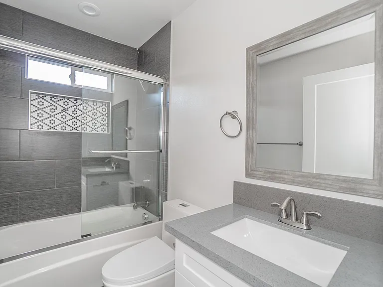 3913 Brighton Ave — Photo 15
