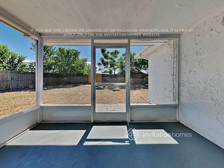 3402 Eisenhower Dr — Photo 15