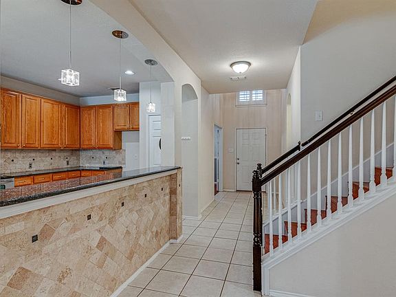 5th image of 8473 Island Cir
