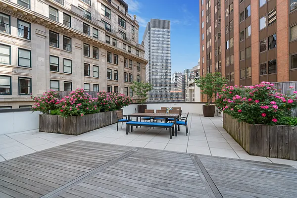 Sold by Nest Seekers International | media 28