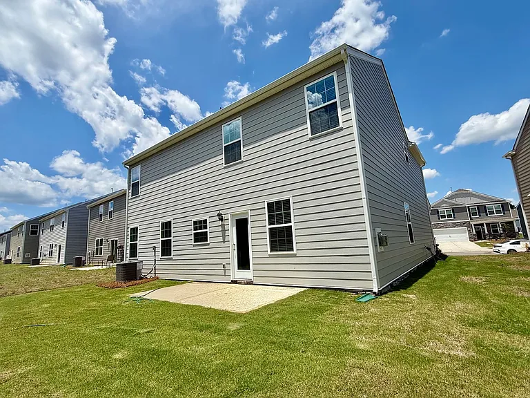 1608 Secrest Commons Dr — Photo 25