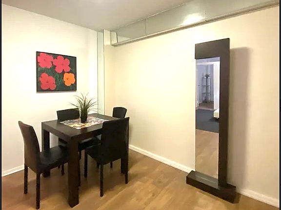 5th image of 210 E 47th St APT 5H