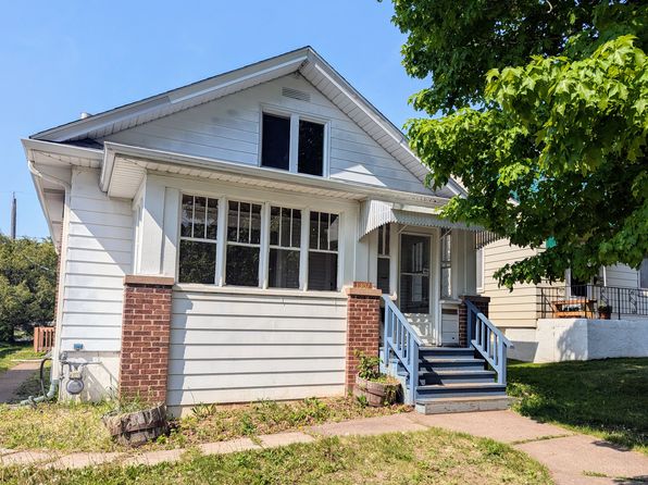 1307 N 20th Ave E