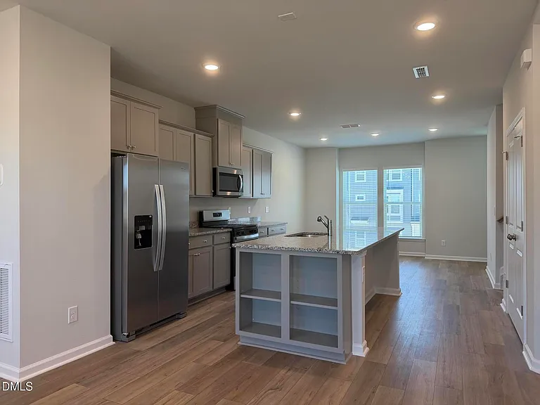 913 Fearless Rd — Photo 6