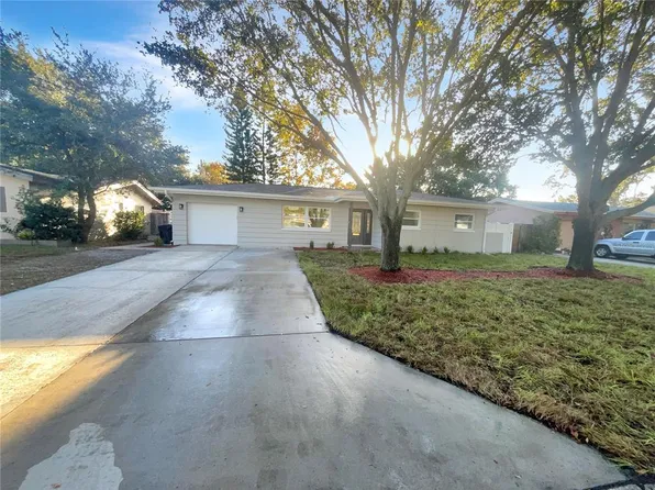 2025 Dunston Cove Rd, Clearwater, FL 33755