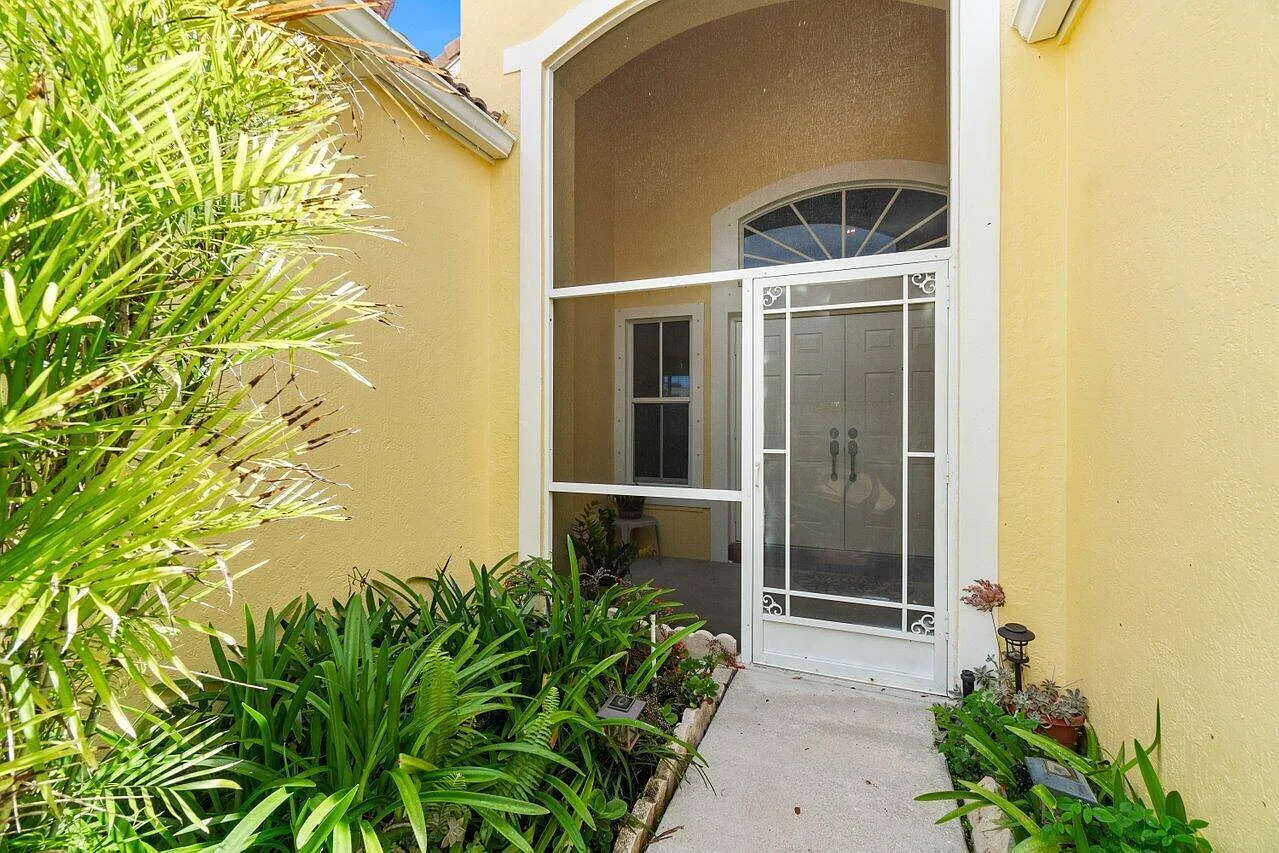 4 bed, 3.0 bath, 2293 sqft, $4,000 — Photo 4
