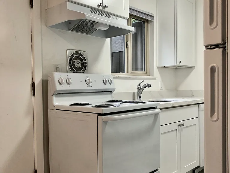 3600 NE 73rd Pl #11 — Photo 12