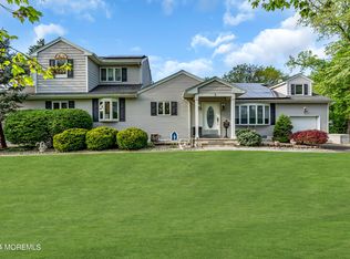 5 Roberta Dr, Middletown, NJ 07748