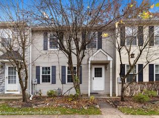 571 Davids Ct, Lakewood, NJ 08701