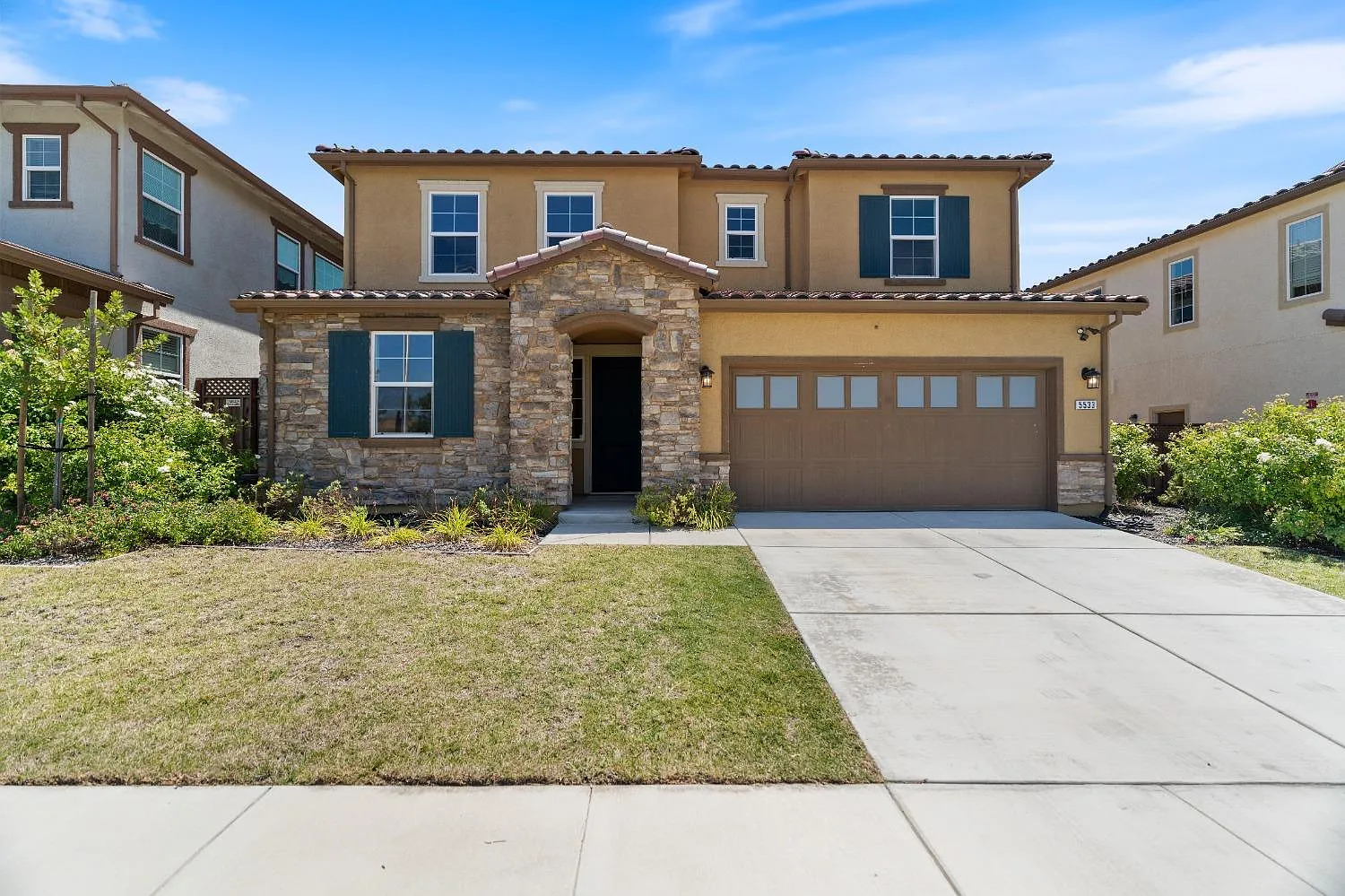 5533 Sierra Trail Way photo 1