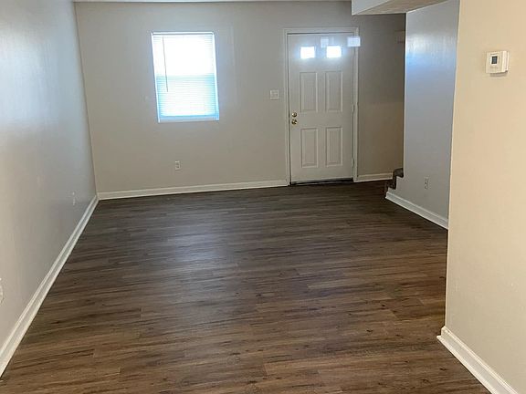 5th image of 974 Villa Dr #2