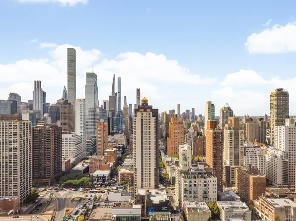 401 East 60th Street image 9 of 11