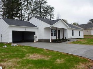 200 Lakanwood Ln, Piedmont, SC 29673