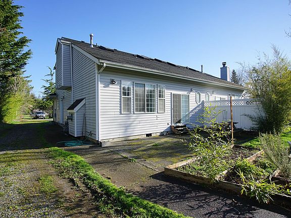2nd image of 3223 Cherrywood Ave