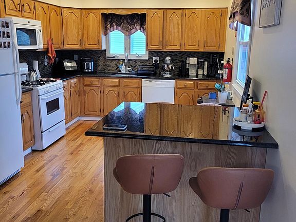 3rd image of 5 Peach Tree Rd