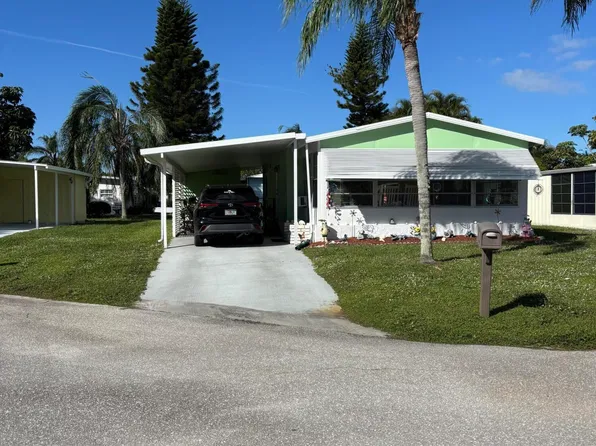 8 Montilla Way, Port St Lucie, FL 34952