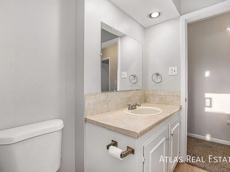 8036 Reinhardt Ln — Photo 7