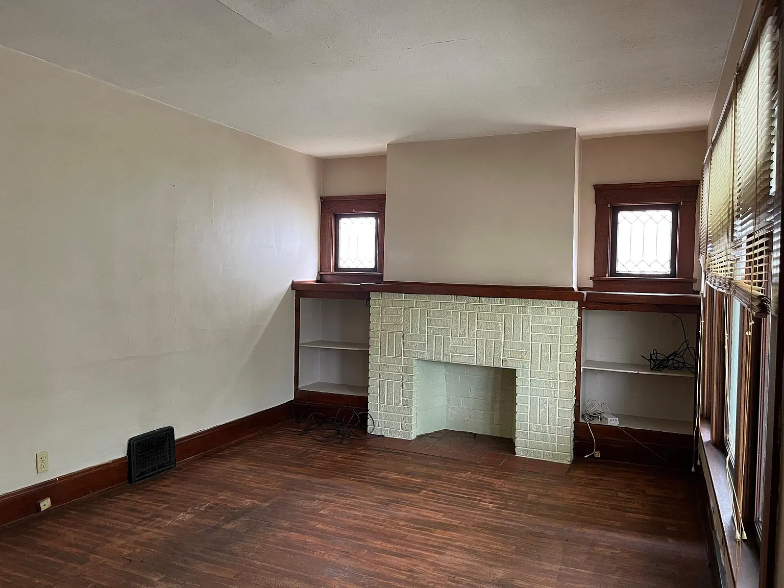2 bed, 950 sqft, $1,000 — Photo 3