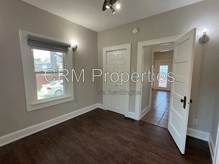 641 E 30th St — Photo 23