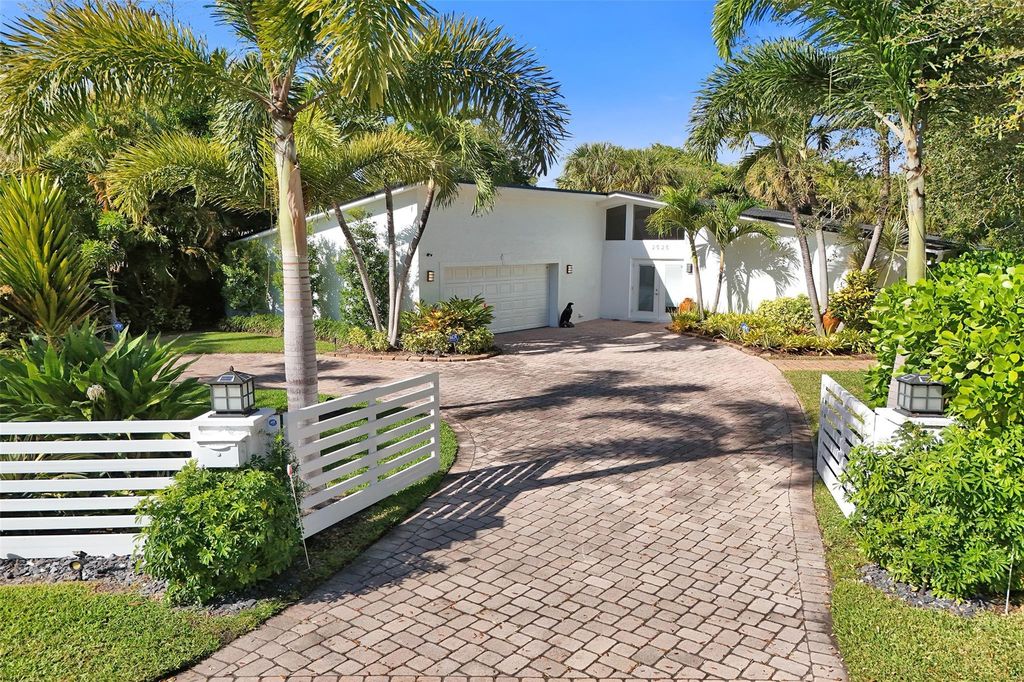 2525 SE 7th Drive, photo 2