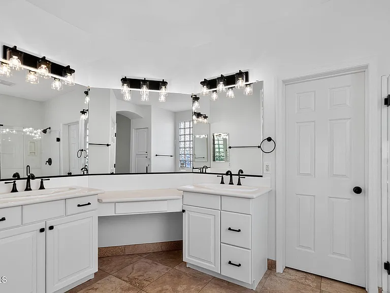 7742 E Los Gatos Dr — Photo 21