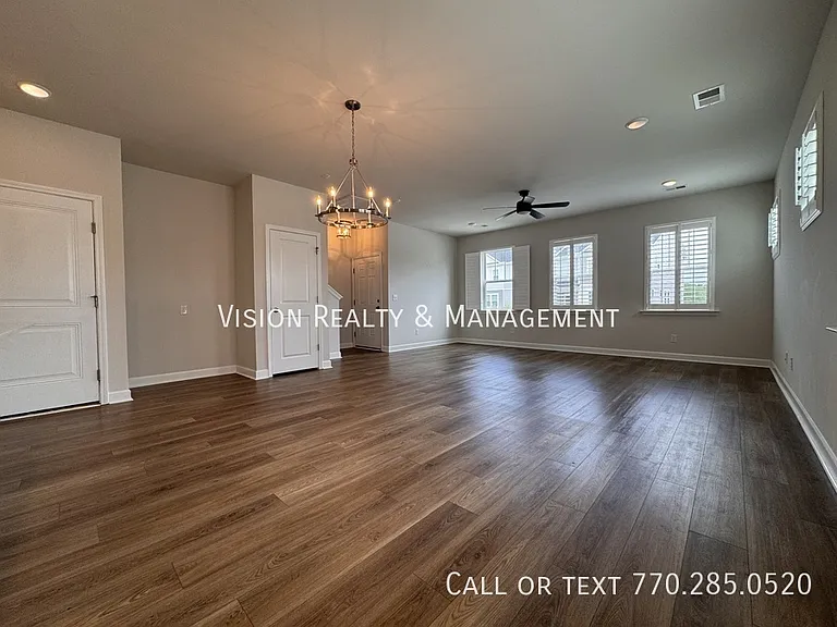 141 Winding River Dr — Photo 33