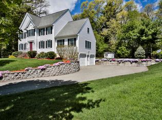 2 Sachem Cir, Wilmington, MA 01887