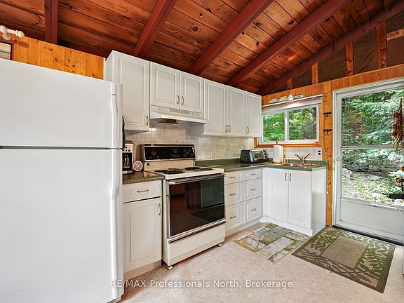 5th image of 1041 Penny Lane Rd