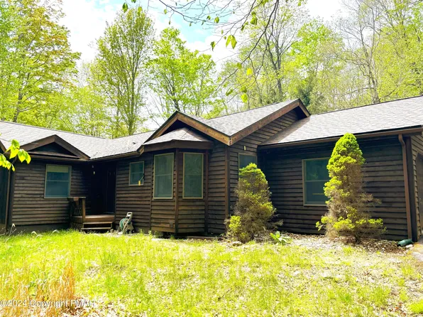 12 Zwally Ct, Gouldsboro, PA 18424