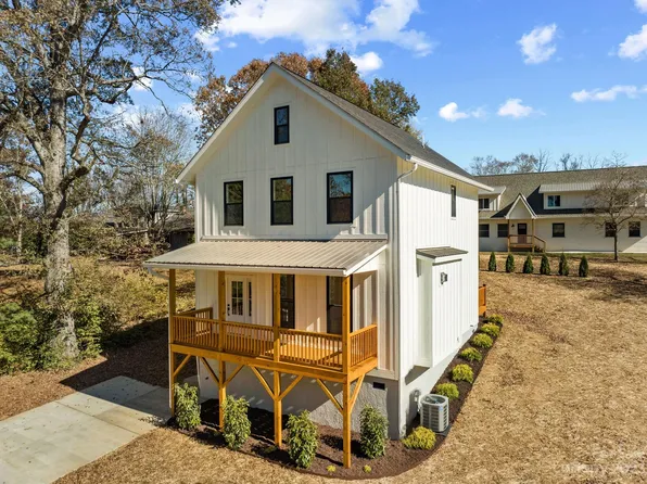 26 Crestview St, Asheville, NC 28803