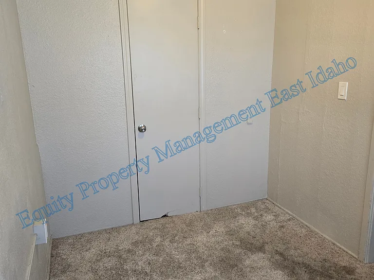 815 E Clark St #3 — Photo 3