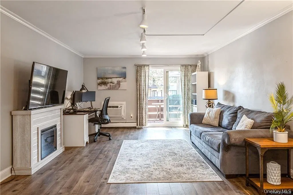 1 bed, 701 sqft, $2,250 — Photo 3