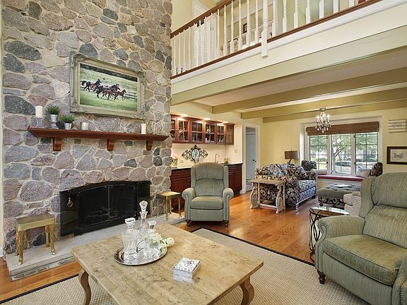 3rd image of 1705 Wildwood Ct